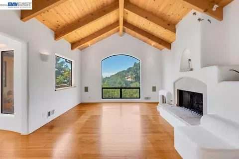 Living - 1302 Westview Dr, Berkeley, CA 94705 photo 5 of 11