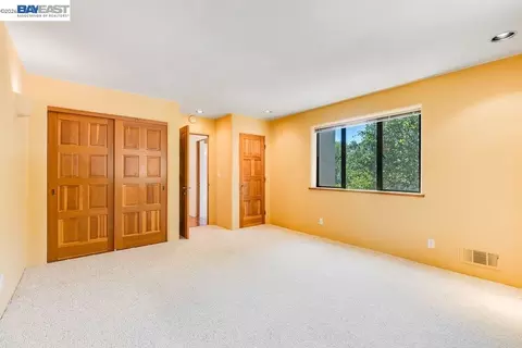 Bedroom - 1302 Westview Dr, Berkeley, CA 94705 photo 9 of 14