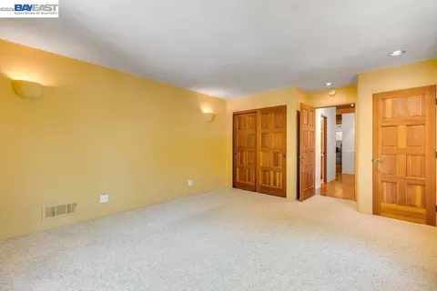 Bedroom - 1302 Westview Dr, Berkeley, CA 94705 photo 8 of 14