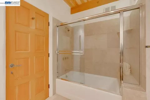 Bath - 1302 Westview Dr, Berkeley, CA 94705 photo 8 of 8