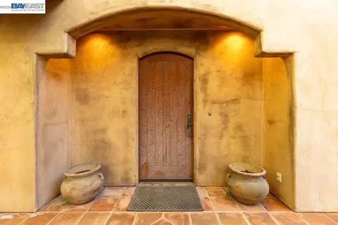 Entry Way - 1302 Westview Dr, Berkeley, CA 94705 photo 1 of 18