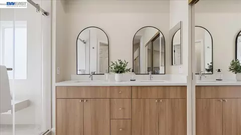 Bath - 34480 Alberta Ter, Fremont, CA 94555 photo 3 of 5