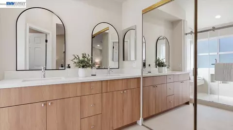 Bath - 34480 Alberta Ter, Fremont, CA 94555 photo 4 of 5