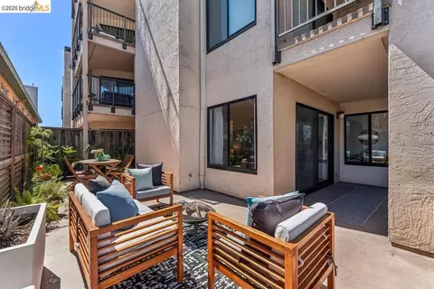 322 Hanover Ave #212, Oakland, CA 94606