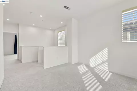 Entry Way - 617 Whisper Ln, Pittsburg, CA 94565 photo 3 of 3