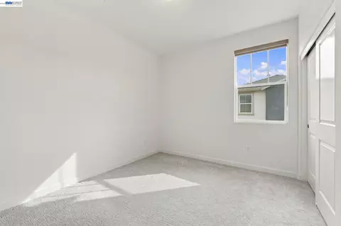 Bedroom - 617 Whisper Ln, Pittsburg, CA 94565 photo 9 of 18