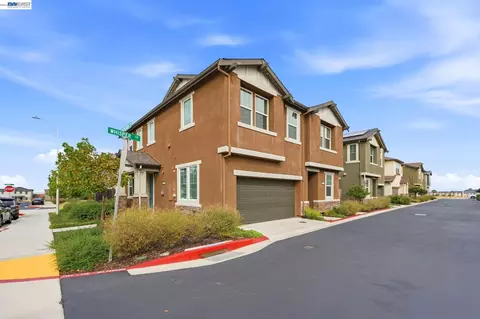 Exterior - 617 Whisper Ln, Pittsburg, CA 94565 photo 3 of 11