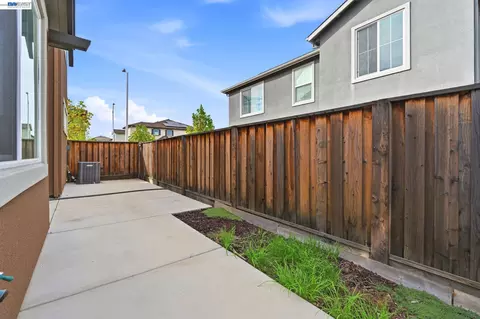 Exterior - 617 Whisper Ln, Pittsburg, CA 94565 photo 11 of 11
