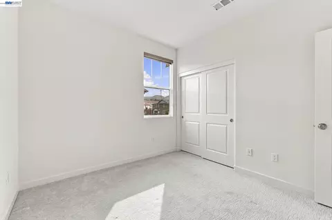 Bedroom - 617 Whisper Ln, Pittsburg, CA 94565 photo 11 of 18