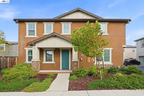 Exterior - 617 Whisper Ln, Pittsburg, CA 94565 photo 6 of 11