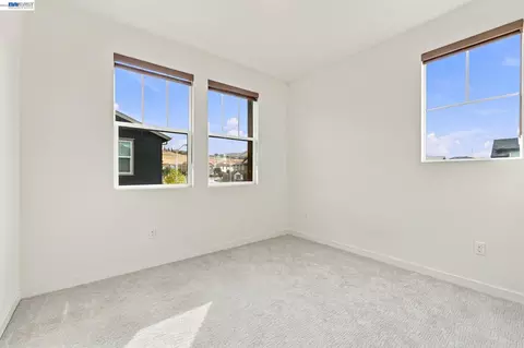 Bedroom - 617 Whisper Ln, Pittsburg, CA 94565 photo 13 of 18