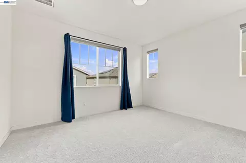 Bedroom - 617 Whisper Ln, Pittsburg, CA 94565 photo 5 of 18