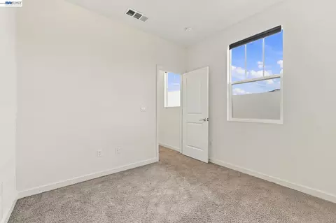 Bedroom - 617 Whisper Ln, Pittsburg, CA 94565 photo 18 of 18