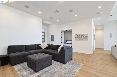 Entry Way - 3944 Lighthouse Pl, Discovery Bay, CA 94505 photo 2 of 2