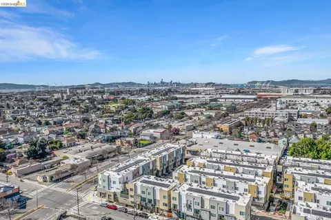 View/Area - 2229 Myrtle St, Oakland, CA 94607 photo 4 of 4