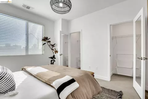 Bedroom - 2229 Myrtle St, Oakland, CA 94607 photo 4 of 7