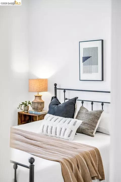 Bedroom - 2229 Myrtle St, Oakland, CA 94607 photo 7 of 7