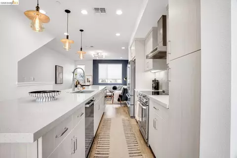 Kitchen - 2229 Myrtle St, Oakland, CA 94607 photo 3 of 6