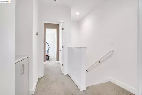 Entry Way - 2229 Myrtle St, Oakland, CA 94607 photo 2 of 3