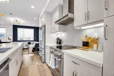 Kitchen - 2229 Myrtle St, Oakland, CA 94607 photo 4 of 6