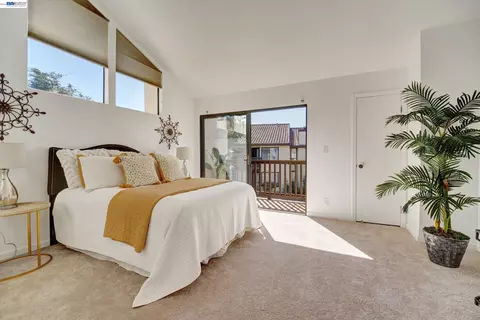 Bedroom - 14407 Seagate Dr, San Leandro, CA 94577 photo 3 of 4