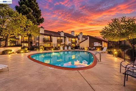 Exterior - 14407 Seagate Dr, San Leandro, CA 94577 photo 11 of 12