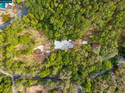 View/Area - 3471 Springhill Rd, Lafayette, CA 94549 photo 1 of 2
