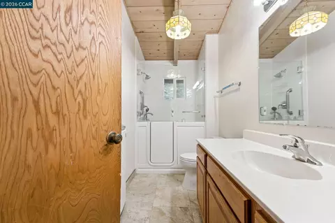Bath - 3471 Springhill Rd, Lafayette, CA 94549 photo 4 of 6