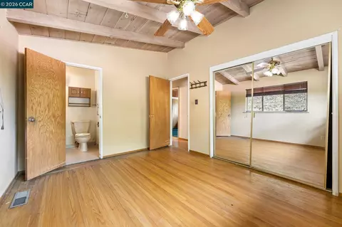 Bedroom - 3471 Springhill Rd, Lafayette, CA 94549 photo 3 of 8