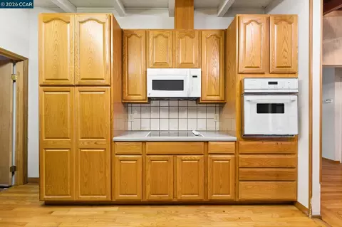 Kitchen - 3471 Springhill Rd, Lafayette, CA 94549 photo 3 of 3