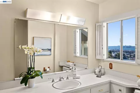 Bath - 1594 Le Roy Ave, Berkeley, CA 94708 photo 2 of 3