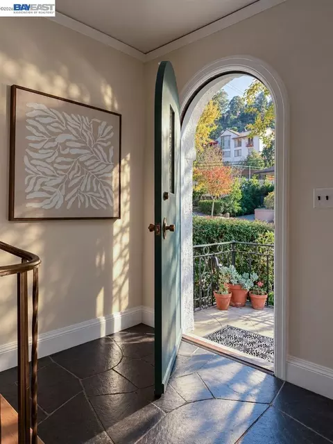 Entry Way - 1594 Le Roy Ave, Berkeley, CA 94708 photo 2 of 4