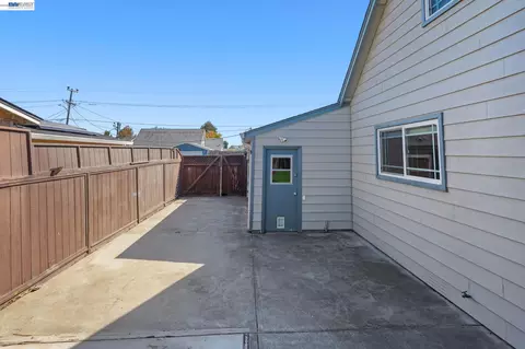 Exterior - 6137 Bennington Dr, Newark, CA 94560 photo 9 of 14