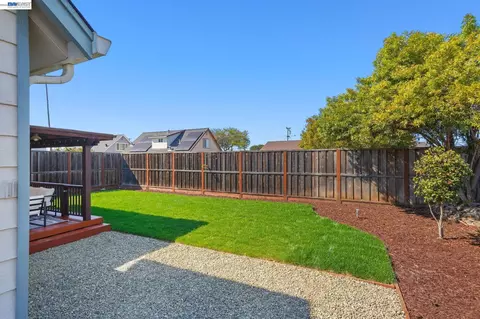Exterior - 6137 Bennington Dr, Newark, CA 94560 photo 7 of 14