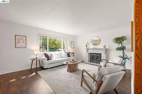 Living - 6137 Bennington Dr, Newark, CA 94560 photo 5 of 6