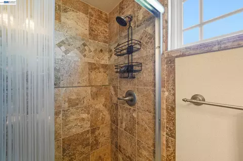 Bath - 6137 Bennington Dr, Newark, CA 94560 photo 3 of 3