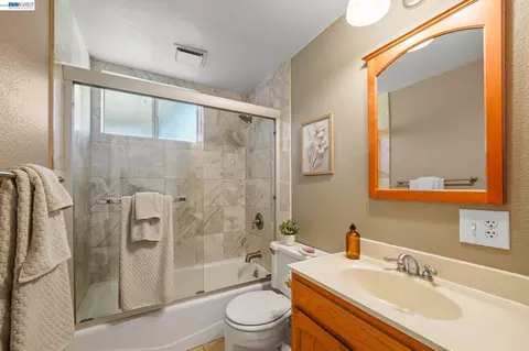 Bath - 6137 Bennington Dr, Newark, CA 94560 photo 1 of 3
