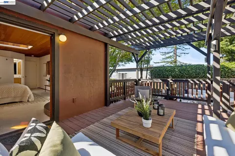 Exterior - 1085 Sterling Ave, Berkeley, CA 94708 photo 8 of 14