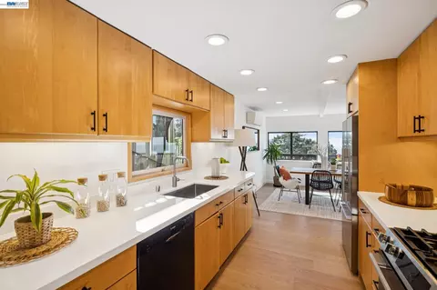 Kitchen - 1085 Sterling Ave, Berkeley, CA 94708 photo 3 of 3