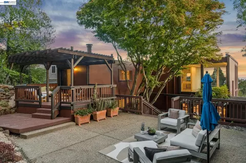 Exterior - 1085 Sterling Ave, Berkeley, CA 94708 photo 12 of 14