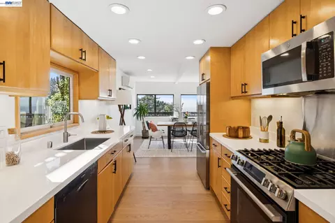 Kitchen - 1085 Sterling Ave, Berkeley, CA 94708 photo 1 of 3