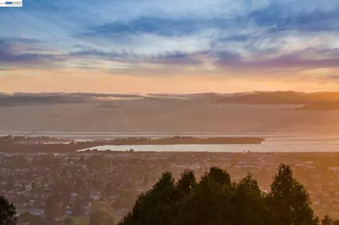View/Area - 1085 Sterling Ave, Berkeley, CA 94708 photo 2 of 3