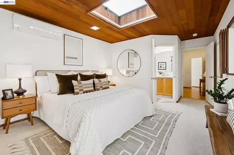 Bedroom - 1085 Sterling Ave, Berkeley, CA 94708 photo 3 of 6