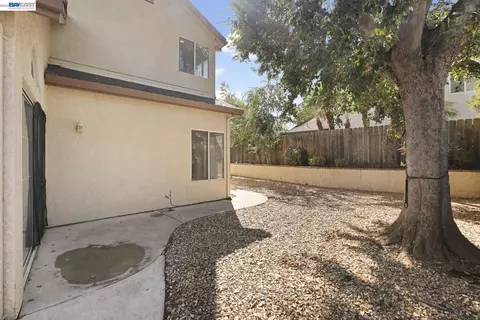 Exterior - 3015 Savanna Dr, Tracy, CA 95377 photo 5 of 7