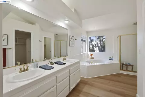 Bath - 3015 Savanna Dr, Tracy, CA 95377 photo 5 of 7