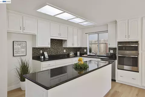 Kitchen - 3015 Savanna Dr, Tracy, CA 95377 photo 3 of 5