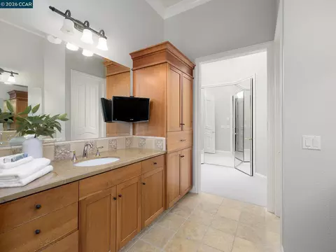 Bath - 1 Brooktree Dr, Danville, CA 94506 photo 3 of 7