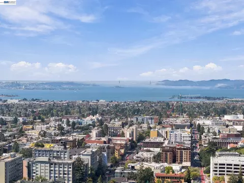 View/Area - 2 Panoramic Way #105, Berkeley, CA 94704 photo 4 of 9