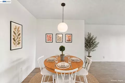 Dining - 2 Panoramic Way #105, Berkeley, CA 94704 photo 1 of 1