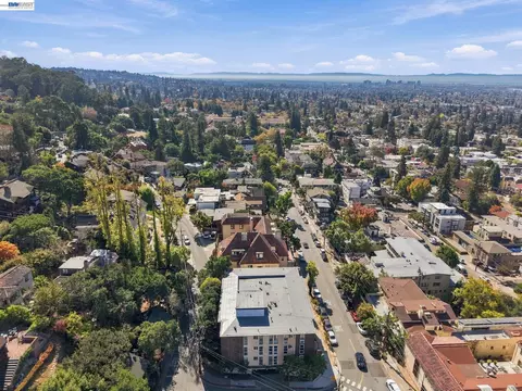 View/Area - 2 Panoramic Way #105, Berkeley, CA 94704 photo 9 of 9